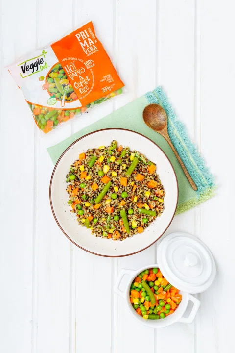 Bowl de legumbres y vegetales con envase Veggie Deli.