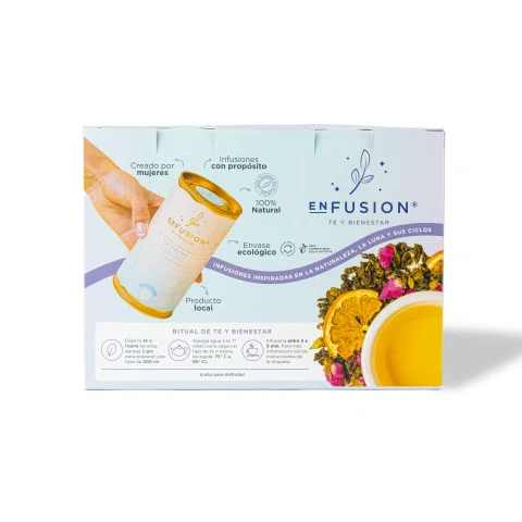 Caja de regalo con lata y taza de infusión.