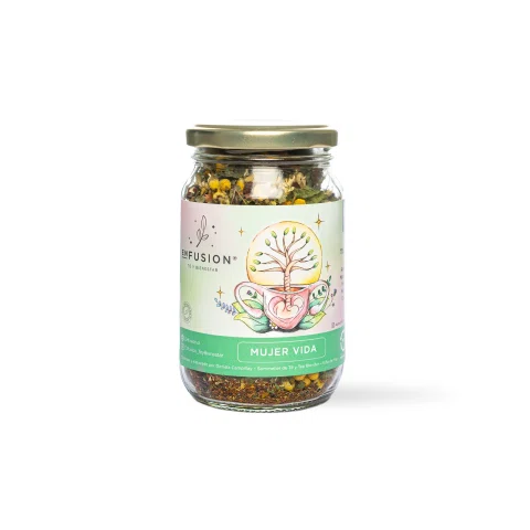 Frasco de mezcla herbal con etiqueta verde.